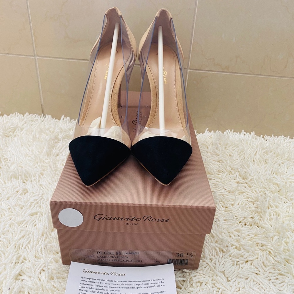 SOLD Gianvito Rossi pumps